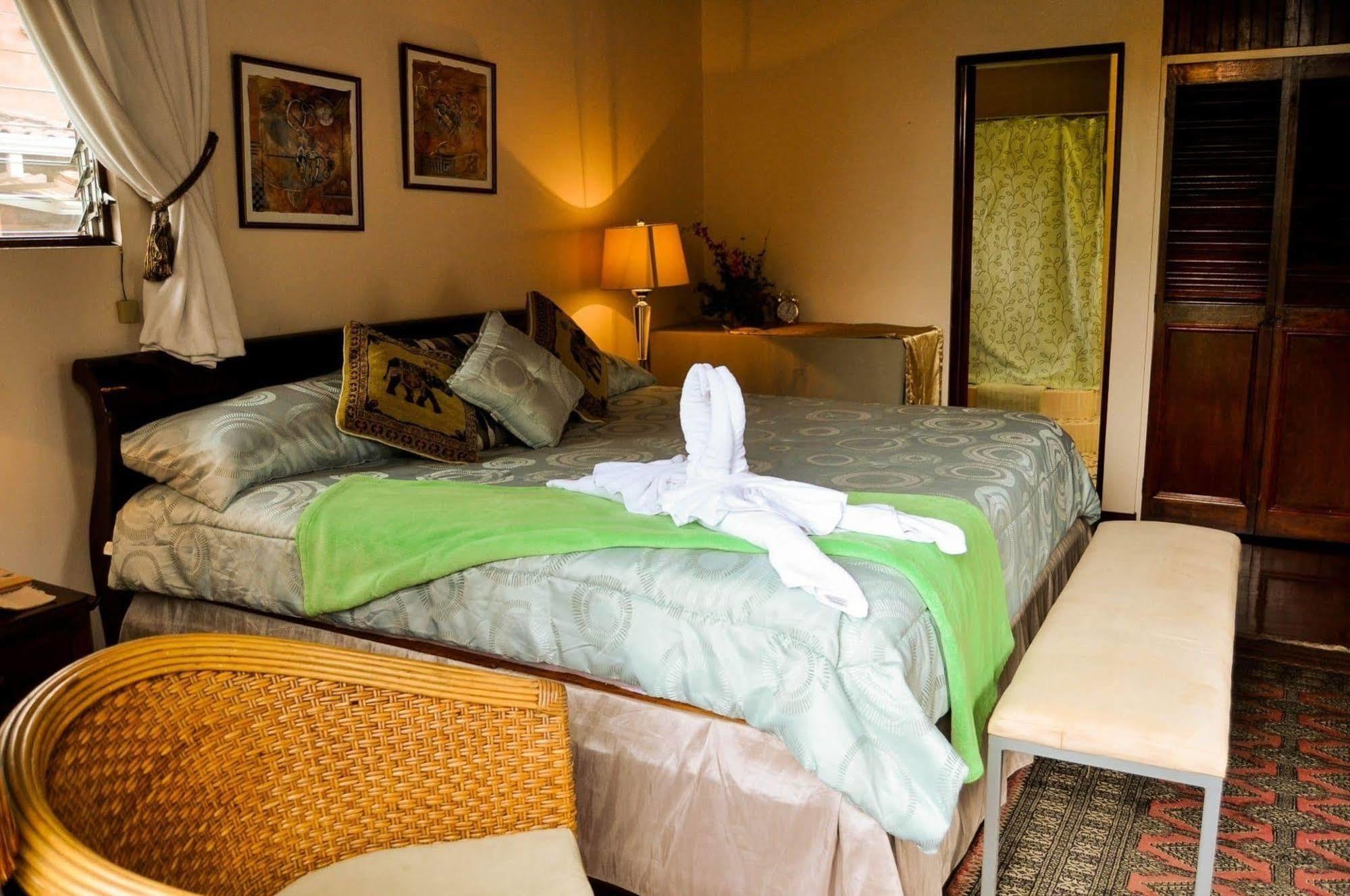 Cariari Bed & Breakfast San Jose  Exterior photo